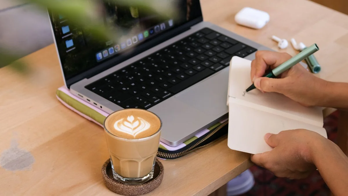 AI chess coach vs human coach: what's actually better?